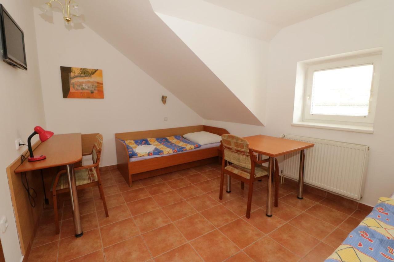 Penzion Hurka Dolni Libchavy Exterior foto