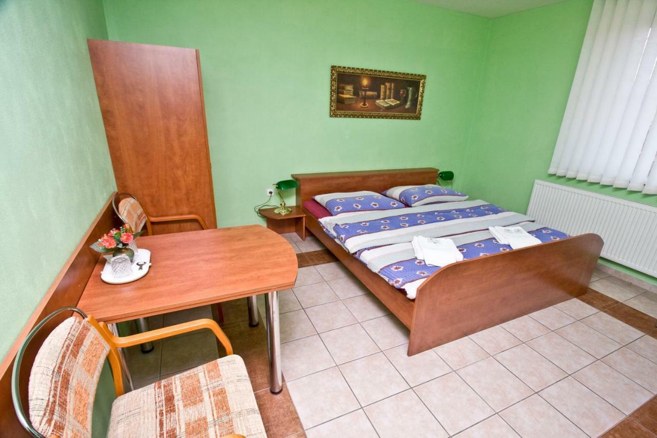 Penzion Hurka Dolni Libchavy Exterior foto