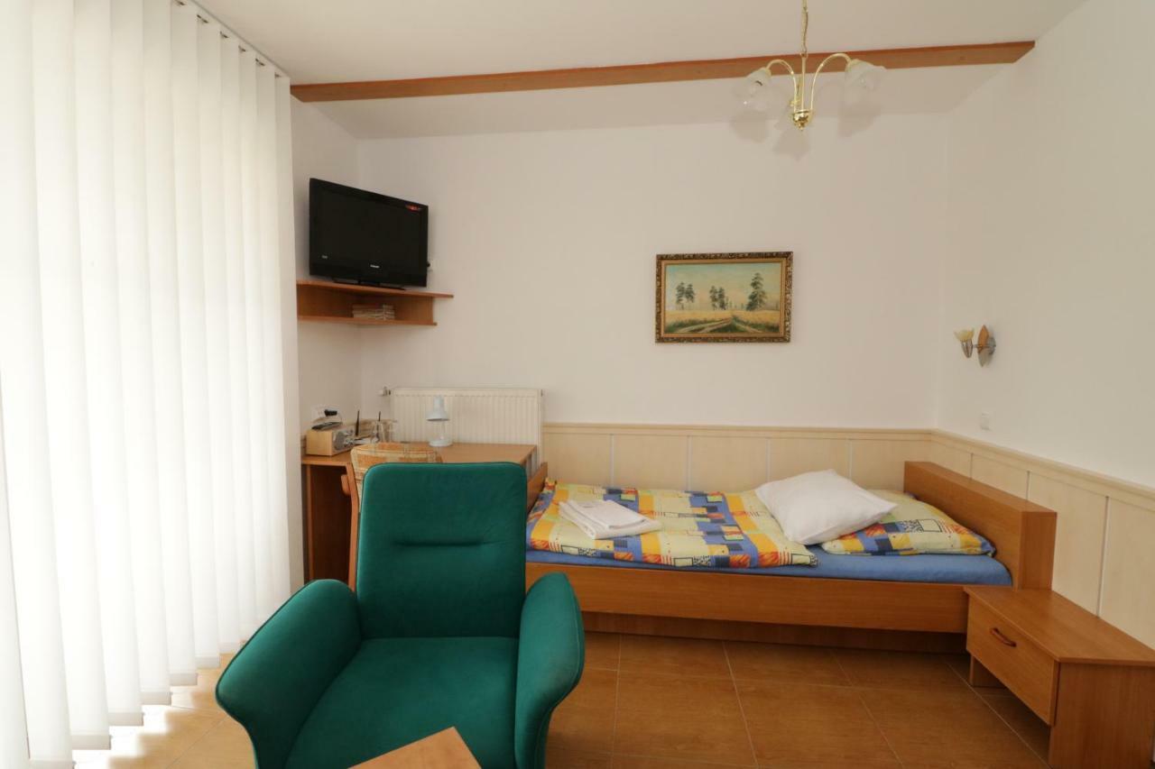 Penzion Hurka Dolni Libchavy Exterior foto