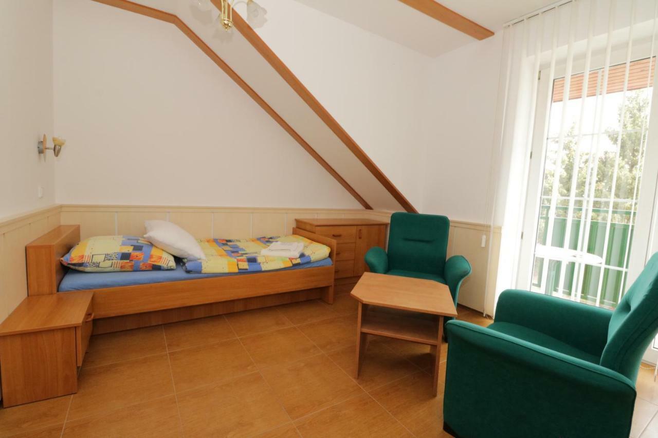 Penzion Hurka Dolni Libchavy Exterior foto