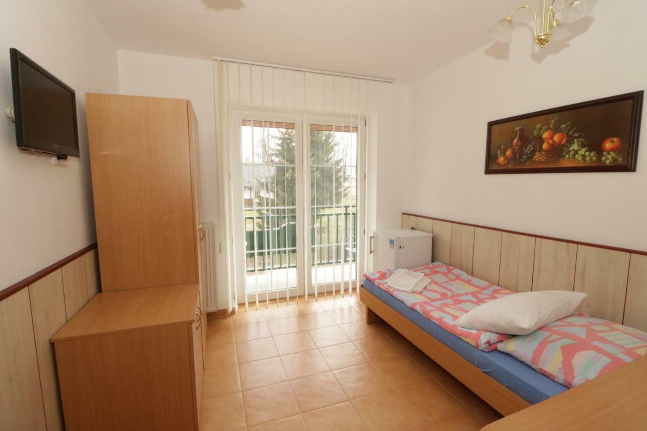 Penzion Hurka Dolni Libchavy Exterior foto